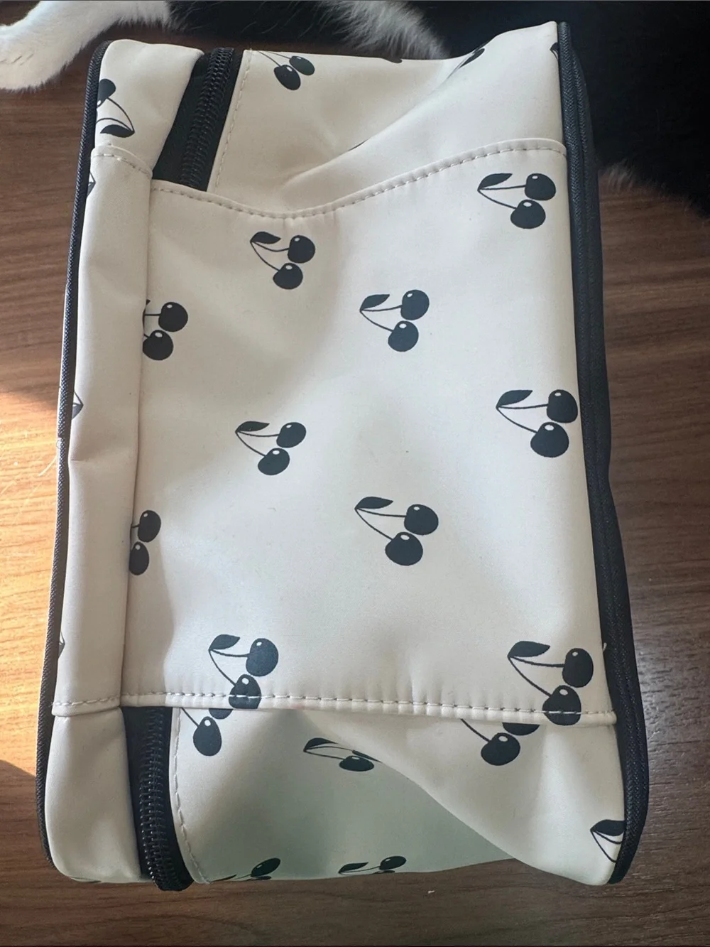 Tender love carry cosmetics case